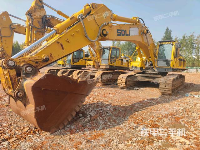 右前45(整機(jī)外觀) 右前45(整機(jī)外觀)