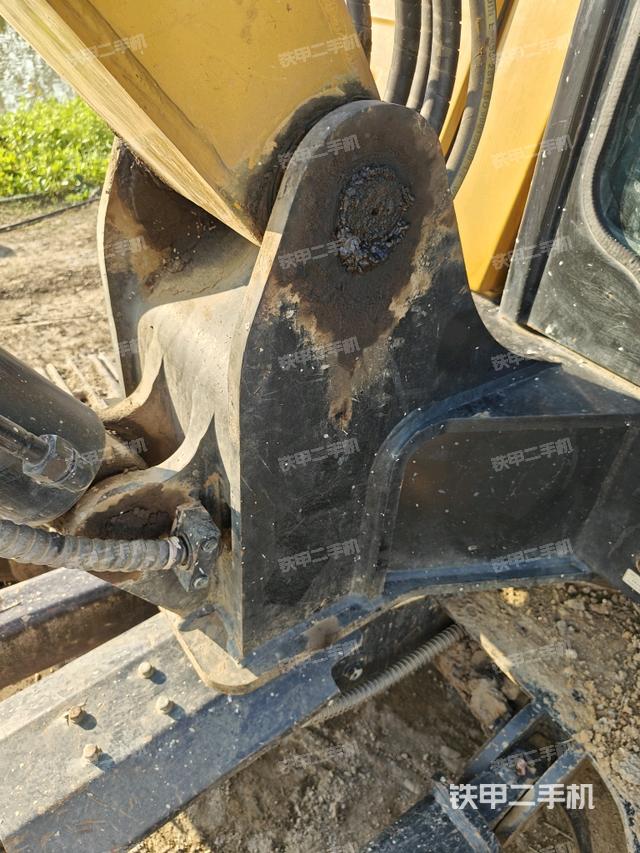 大臂根部?斜（工作和回轉(zhuǎn)裝置）