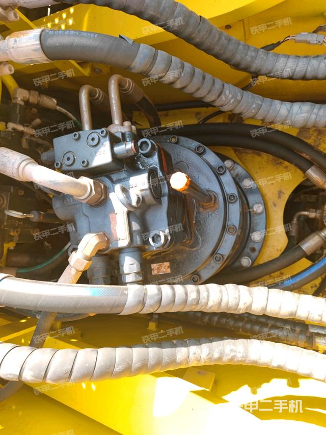 回轉(zhuǎn)馬達(dá)（上車部件）