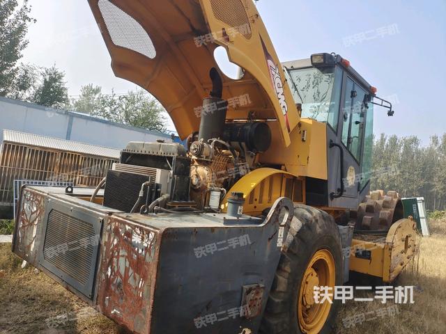 右后45°（壓路機(jī)整機(jī)外觀）