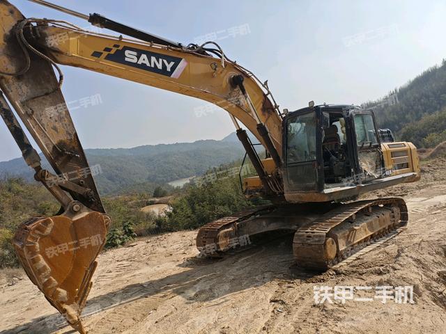 三一重工SY245H挖掘机