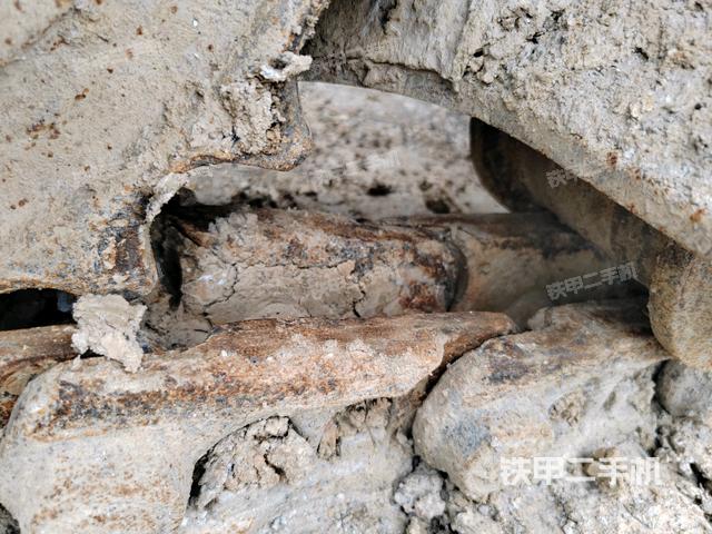 左側(cè)行走馬達蓋板（行走機構(gòu)）