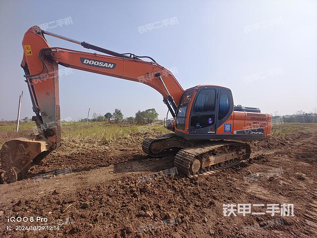 斗山DX215-9C挖掘机