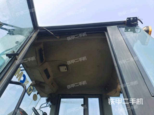 駕駛室外頂全景（壓路機(jī)駕駛室）