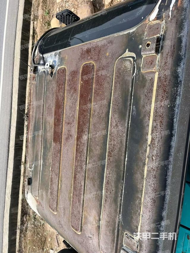 駕駛室頂部（整機(jī)外觀）