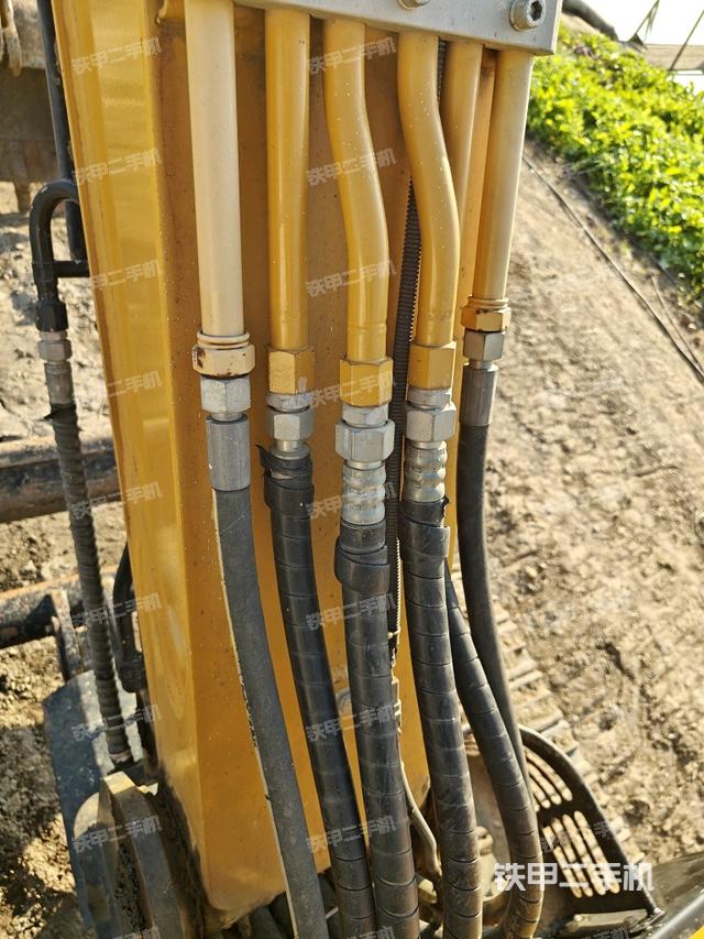 大臂背部俯視（工作和回轉(zhuǎn)裝置）