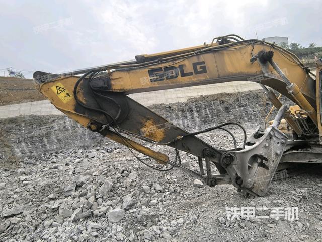 大臂整體?右側（工作和回轉裝置）