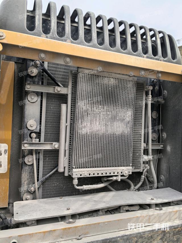 散熱器正面（大件艙室）