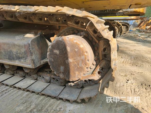 左驅(qū)動(dòng)輪（行走機(jī)構(gòu)）