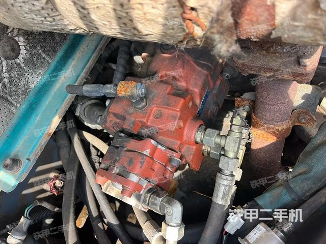 液壓泵艙室正面整體（整機(jī)外觀）