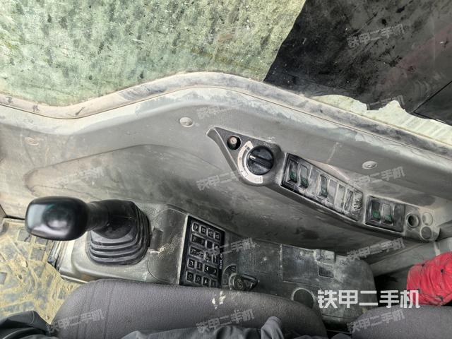 座椅左側控制臺/音響/含左手柄（駕駛室部分）