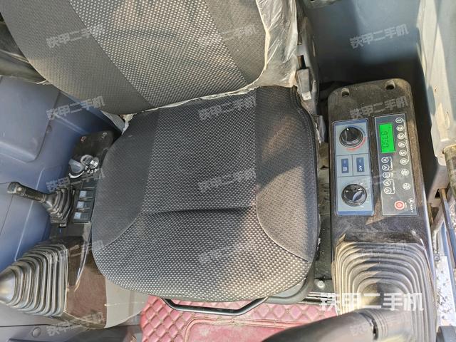 座椅左側(cè)控制臺/音響/含左手柄（駕駛室部分）