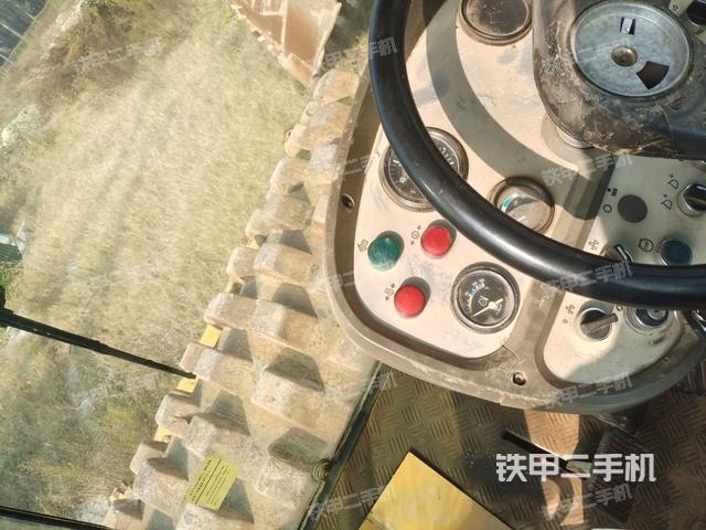 后玻璃角標(biāo)（壓路機(jī)駕駛室）