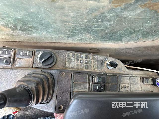 驾驶室整体（整机外观）