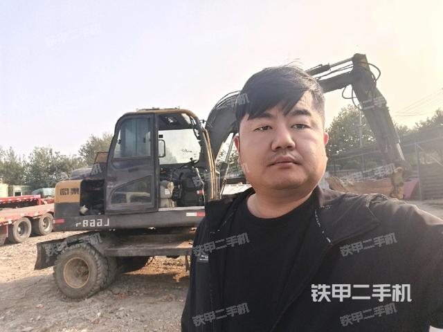 临工金利LG685BM挖掘机的设备实拍-第1张实拍照片