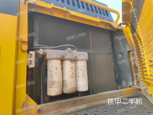 散熱器正面(大件艙室) 散熱器正面(大件艙室)