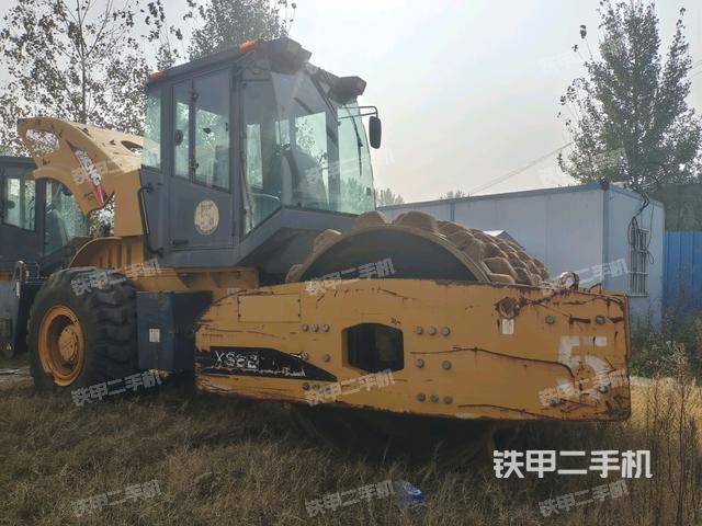 右前45°（壓路機(jī)整機(jī)外觀）