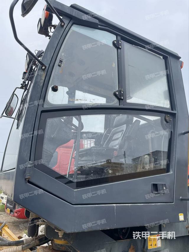 駕駛室外頂全景（壓路機駕駛室）