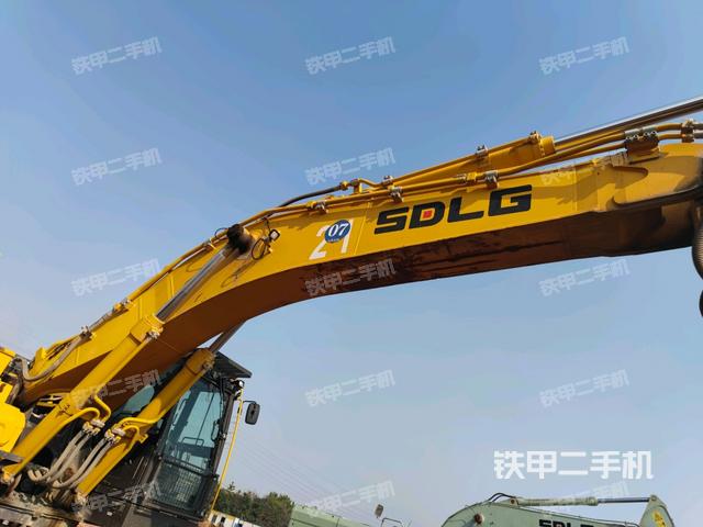 大臂整體?右側(cè)(工作和回轉(zhuǎn)裝置) 大臂整體?右側(cè)(工作和回轉(zhuǎn)裝置)