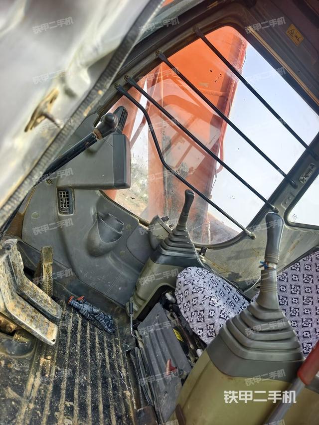 驾驶室整体（整机外观）