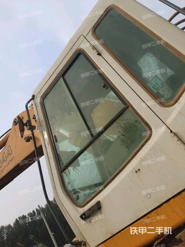 右側(cè)玻璃角標(biāo)（駕駛室部分）