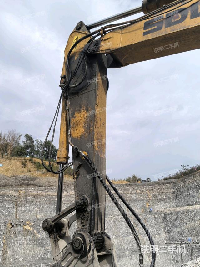 小臂整體左后（工作和回轉裝置）