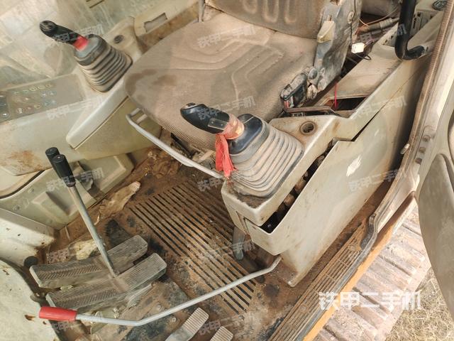 座椅左側(cè)控制臺/音響/含左手柄（駕駛室部分）