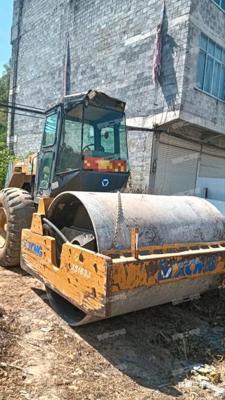 徐工XS160壓路機(jī)