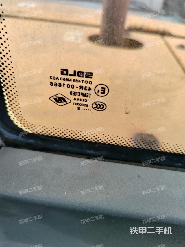 后窗玻璃角標（駕駛室部分）