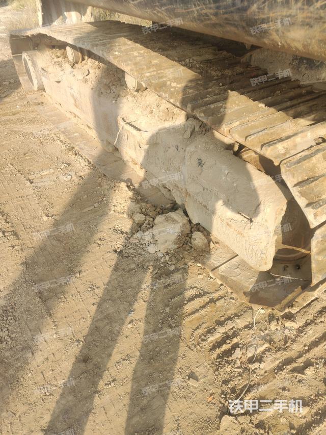 右側(cè)履帶整體（行走機構(gòu)）