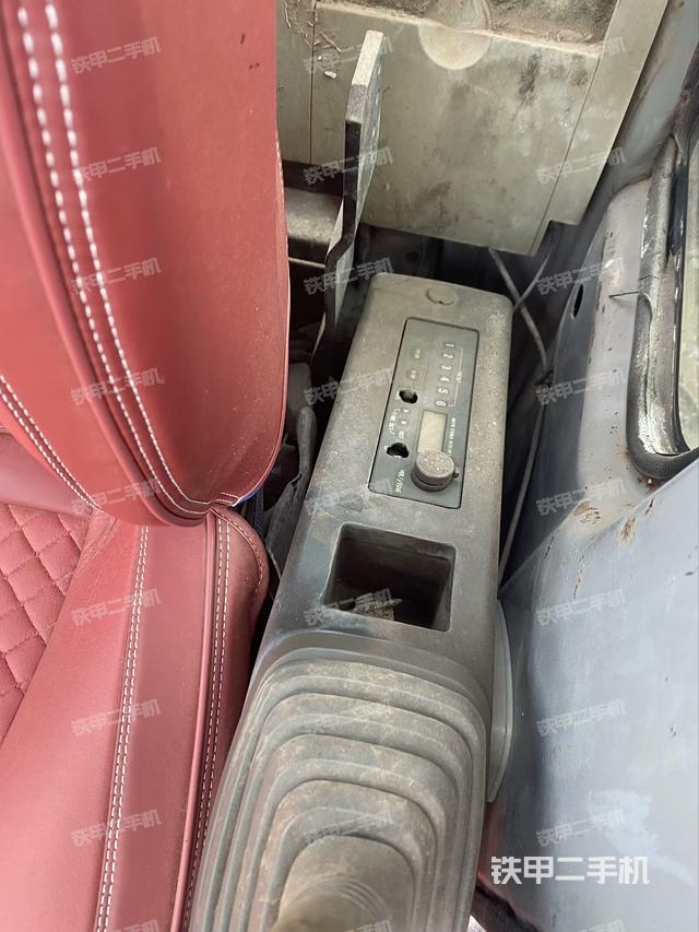 座椅左側(cè)控制臺/音響/含左手柄（駕駛室部分）