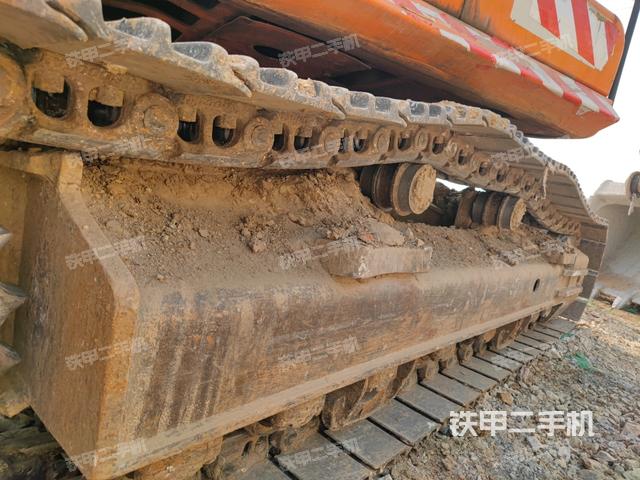 右側(cè)履帶整體（行走機構(gòu)）