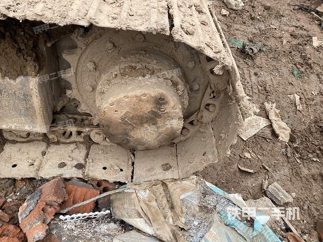 右驅(qū)動輪（行走機(jī)構(gòu)）