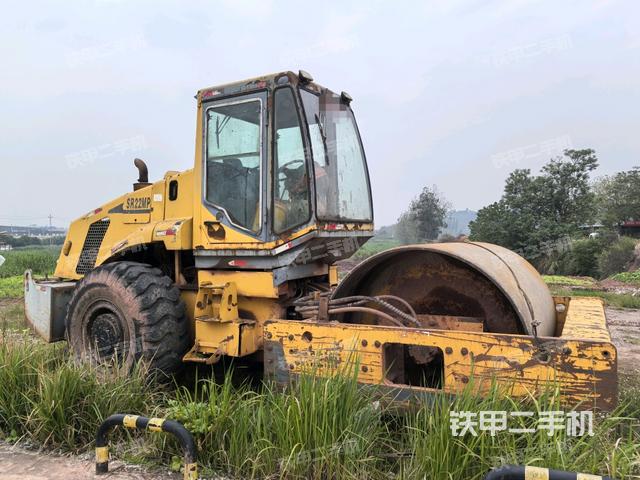 右前45°（壓路機整機外觀）