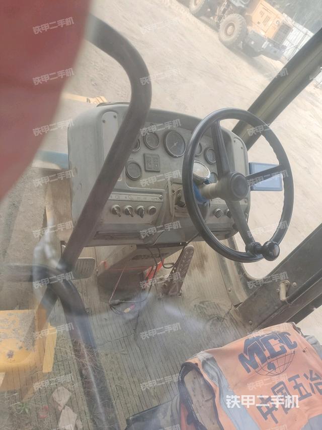 后玻璃角標(biāo)（壓路機(jī)駕駛室）