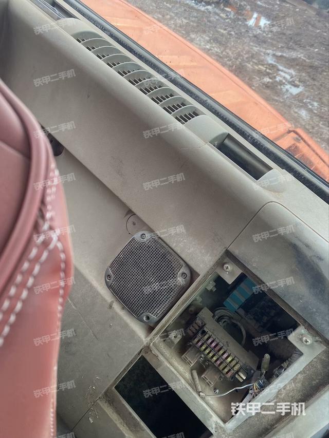 后窗玻璃角標(biāo)（駕駛室部分）