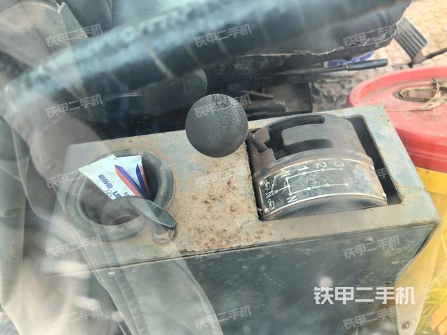 操作把手（壓路機駕駛室）