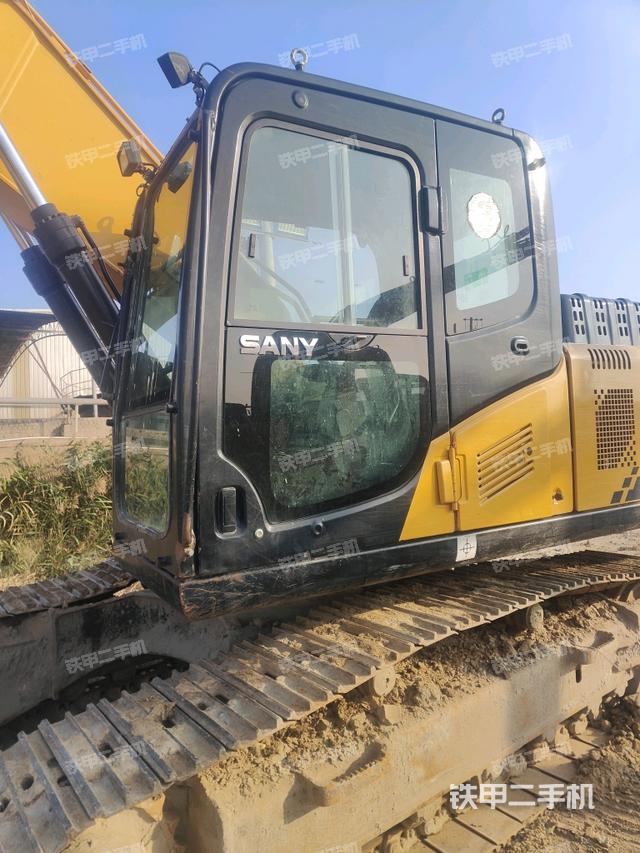 駕駛室左前45度（駕駛室部分）