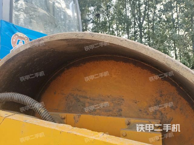 前車架正右側(cè)（壓路機(jī)前后車架）