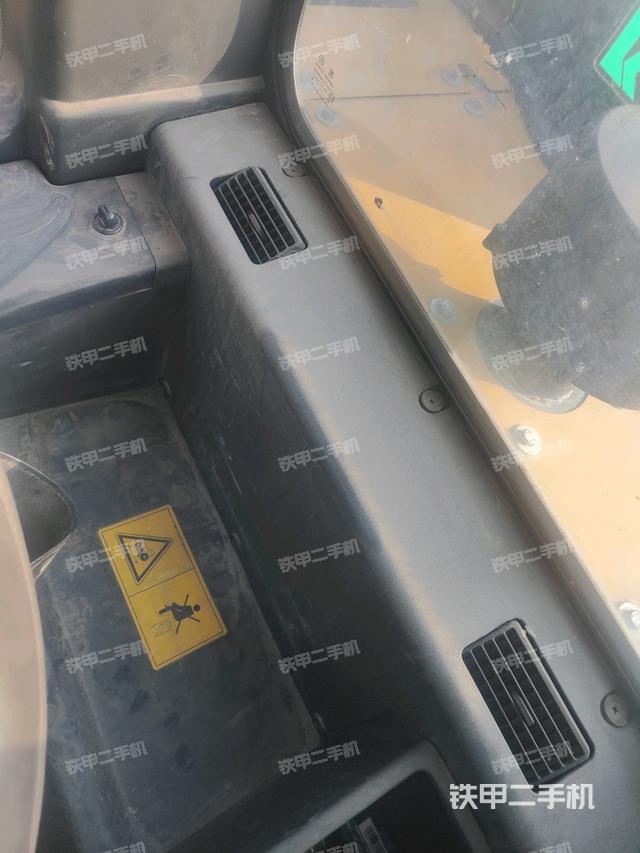 座椅后部（駕駛室部分）