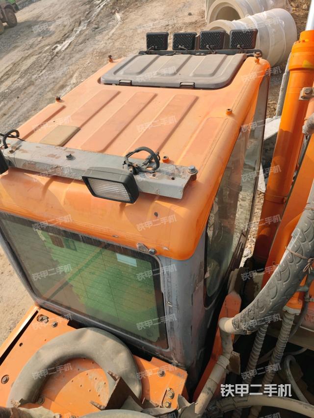 駕駛室頂部俯視（上車部件）