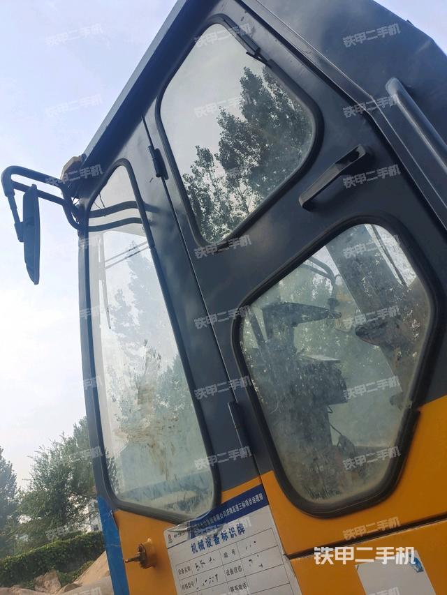 駕駛室外頂全景（壓路機(jī)駕駛室）