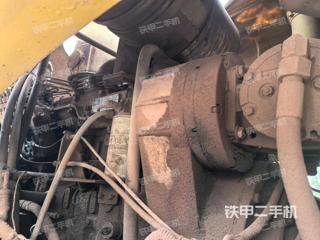 散熱器全景（壓路機發(fā)動機艙）