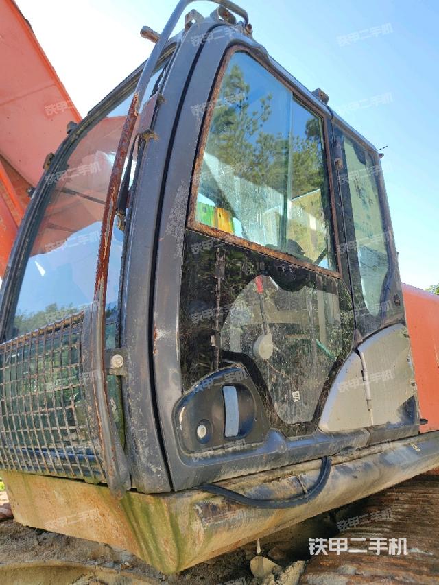 駕駛室左前45度（駕駛室部分）