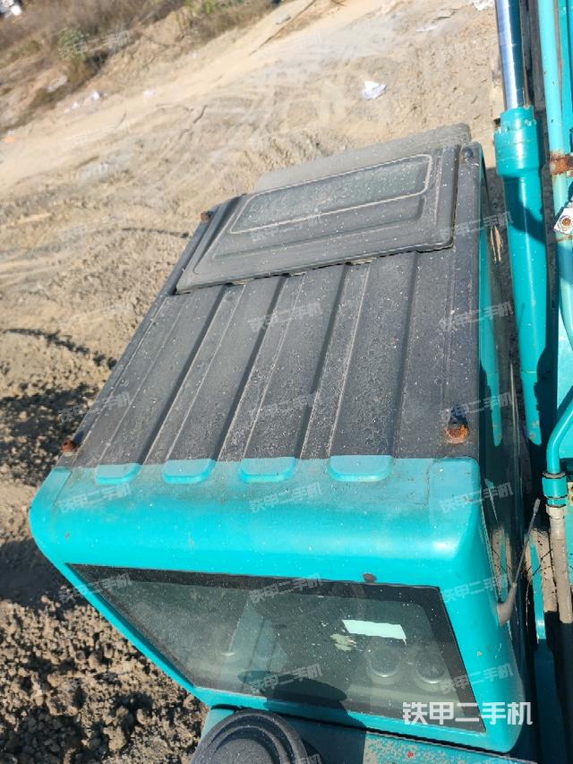 駕駛室頂部俯視（上車(chē)部件）