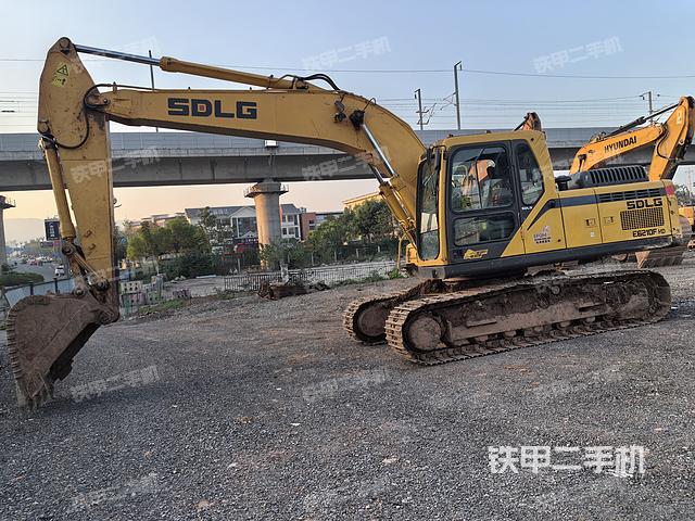 山东临工E6210F挖掘机