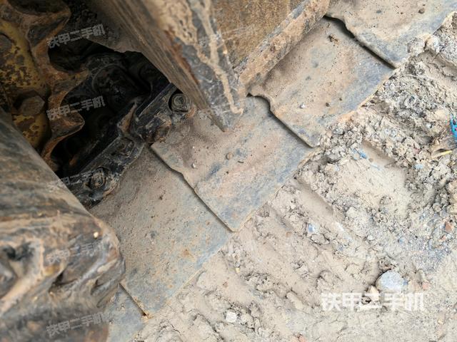 右驅(qū)動(dòng)輪（行走機(jī)構(gòu)）