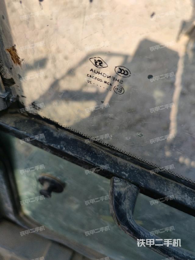 后窗玻璃角標(biāo)（駕駛室部分）