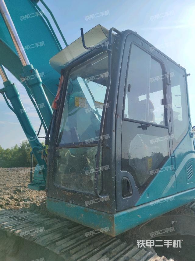 駕駛室左前45度（駕駛室部分）