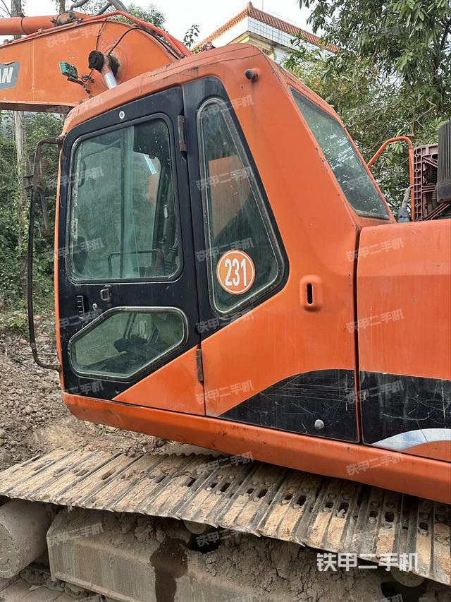 驾驶室整体（整机外观）